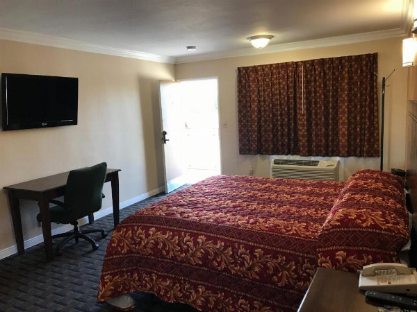 Fullerton Lodge image 12