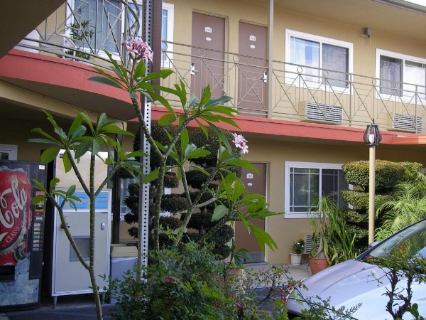 Fullerton Lodge image 20