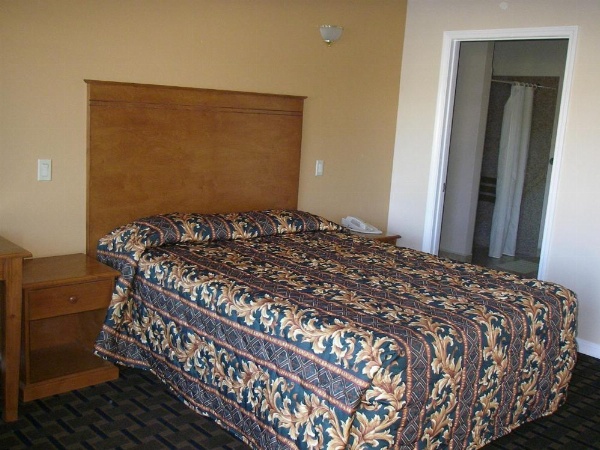 Fullerton Lodge image 27