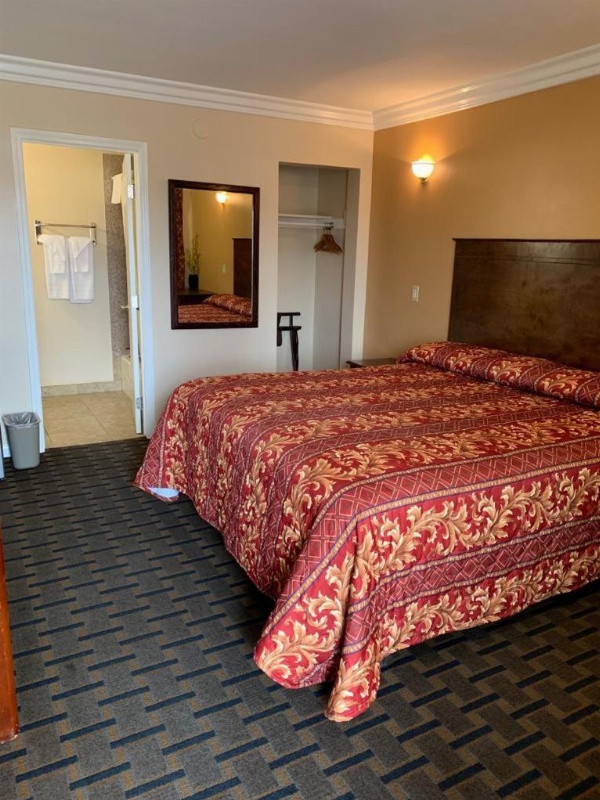 Fullerton Lodge Main image